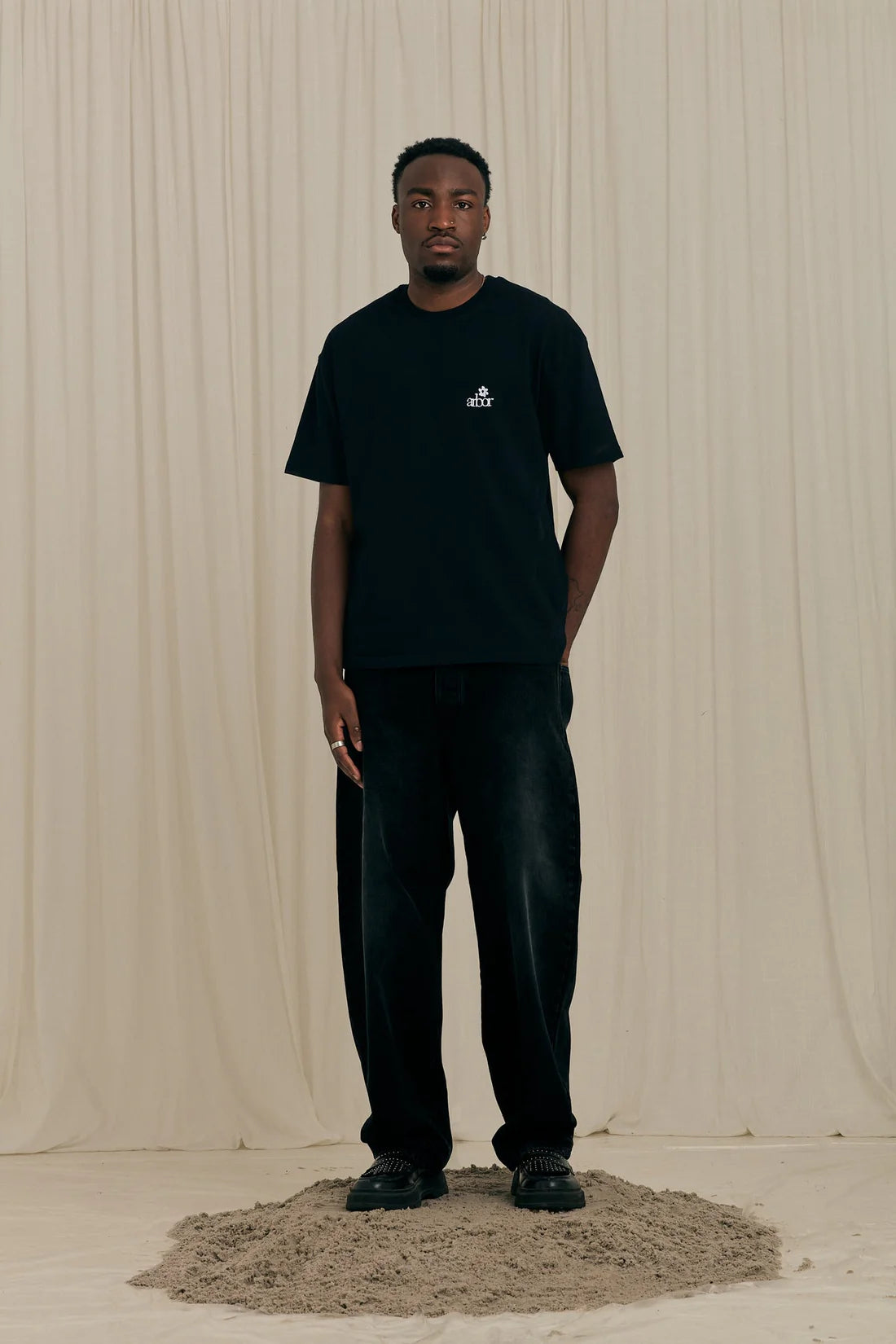 Arbor Antwerp Mini Flower T-shirt - Black