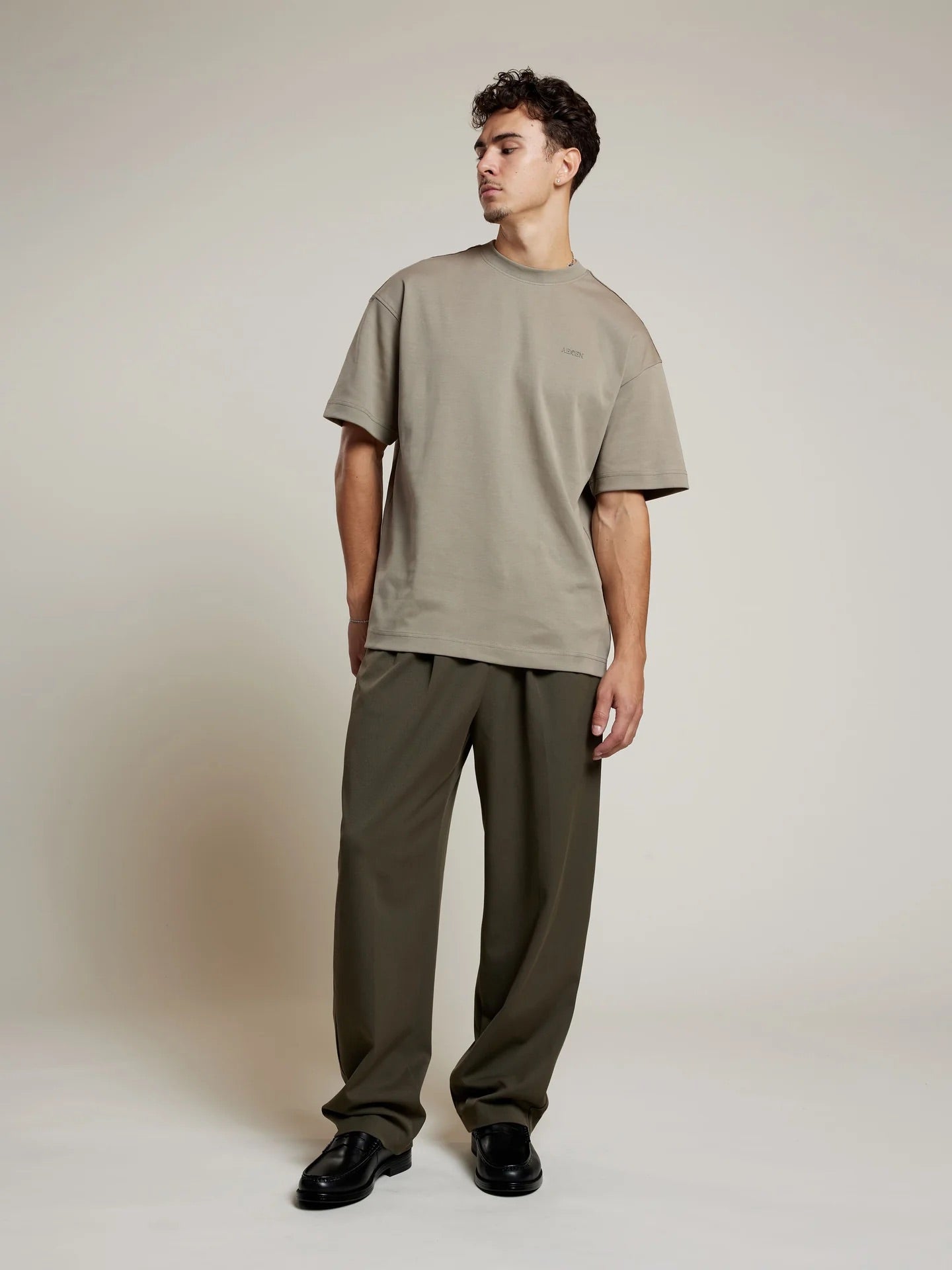 Aeden Raphaël Tee - Vetiver