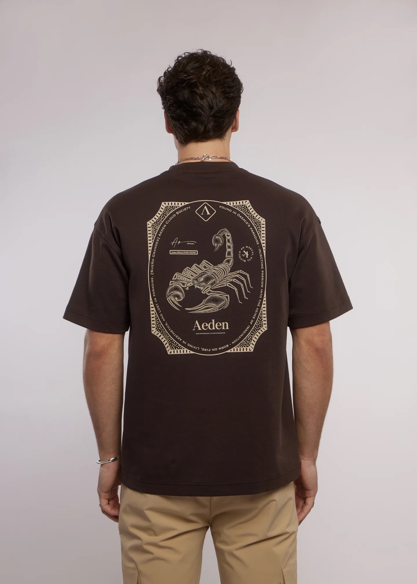 AEDEN | ATHOS TEE - GANACHE