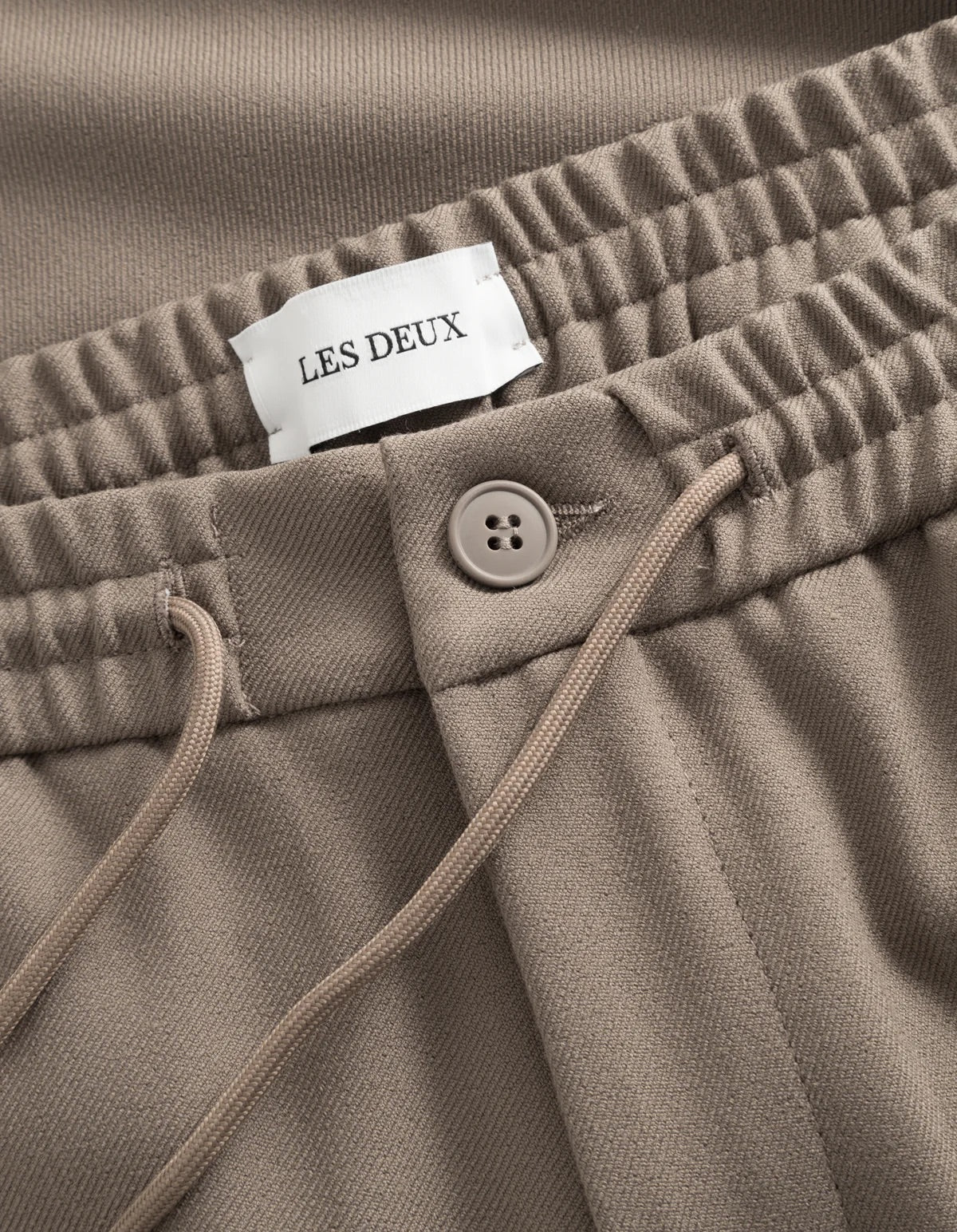LES DEUX | COMO TAPERED PANTS - BUNGEE CORD