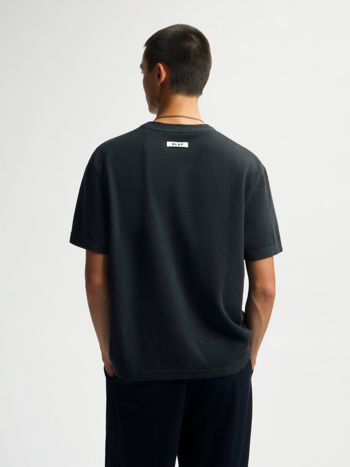 OLAF Ribbed Tee – Charcoal – afbeelding 2