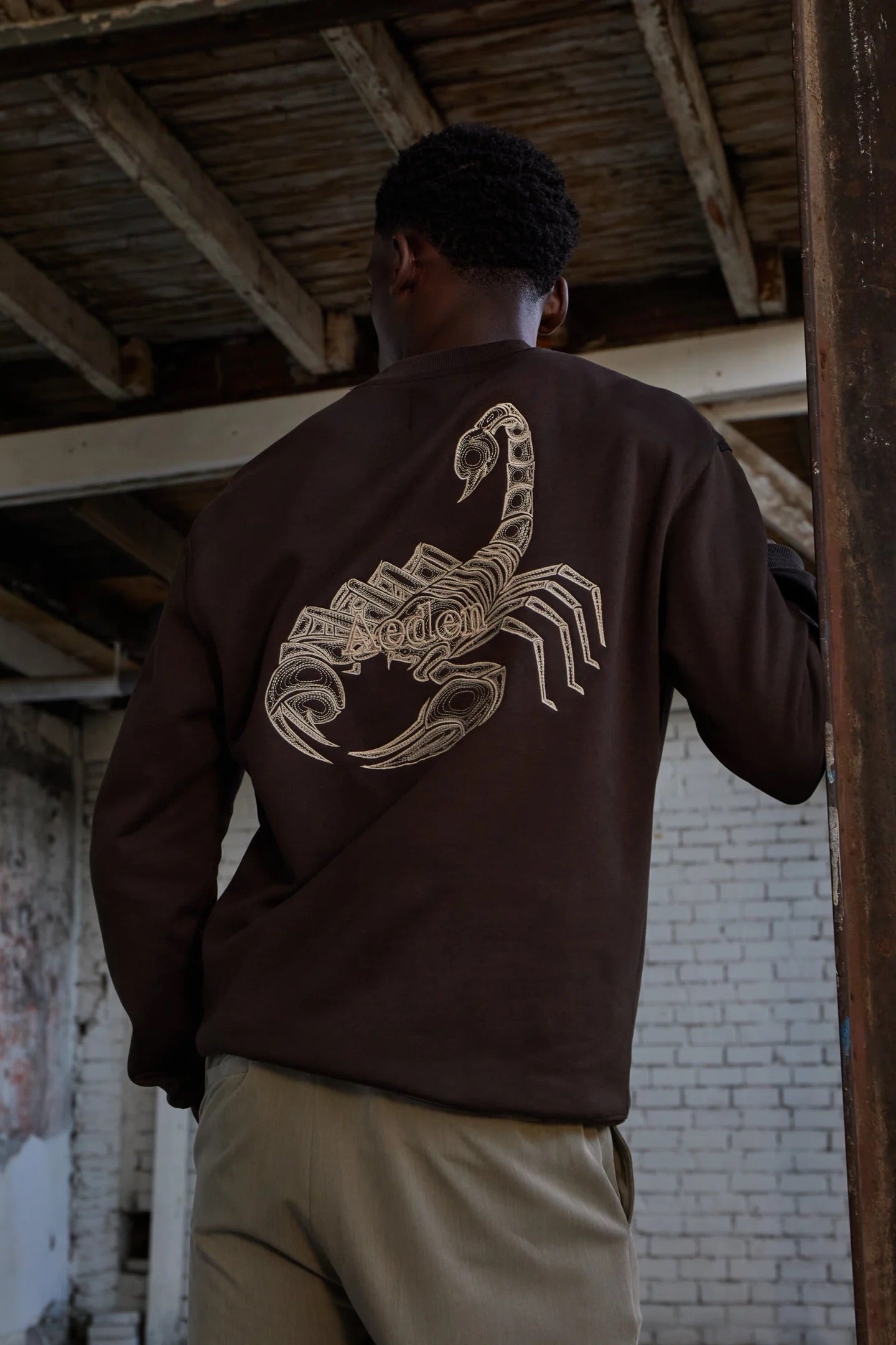 AEDEN | SCORPIO SWEATER - GANACHE